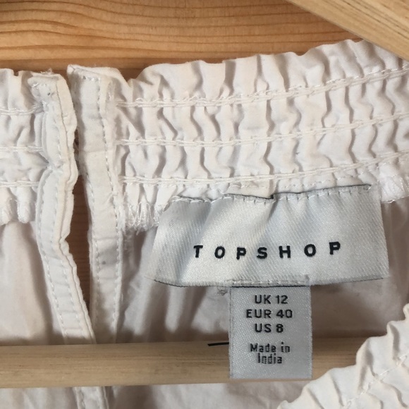Topshop || NWOT || White Eyelet Ruffle Ling Sleeve Top - Picture 6 of 8